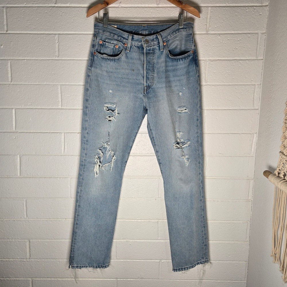 Levis 501 Original Fit Jeans Mens 32x30 Light Wash Distressed Ripped Denim